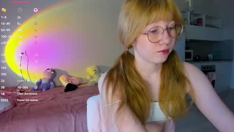 alettaevee online show from August 9, 2:54 am