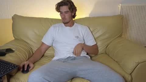 Alex83530 online show from October 25, 9:41 am