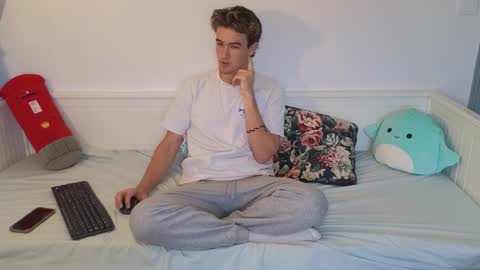 Alex83530 online show from December 18, 8:42 am