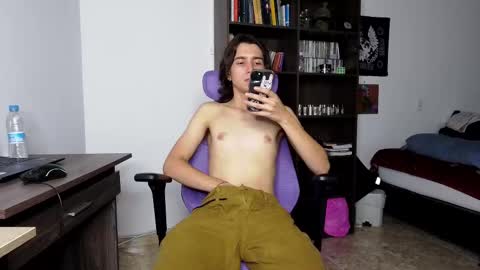 alex_connorr online show from September 16, 4:04 am