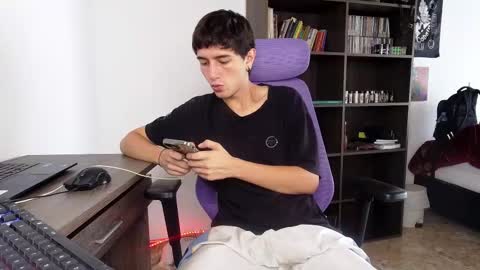 alex_connorr online show from September 27, 4:05 pm