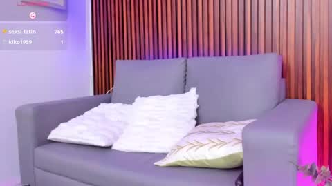 alex online show from May 11, 4:04 pm