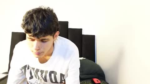 Snapshot of alex_mark_ chatting on October 22, 7:48 pm alex_mark_ online show from October 22, 7:48 pm