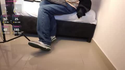 alex_mark_ online show from January 8, 1:17 pm