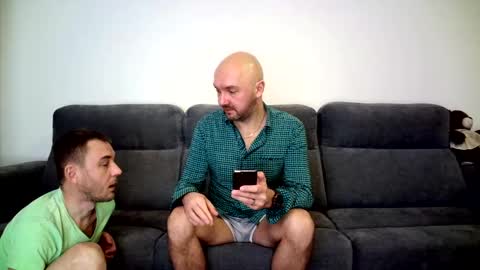 Alex and Tobey online show from December 3, 4:53 am