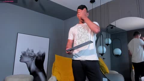 Alex Towers online show from January 3, 6:57 pm