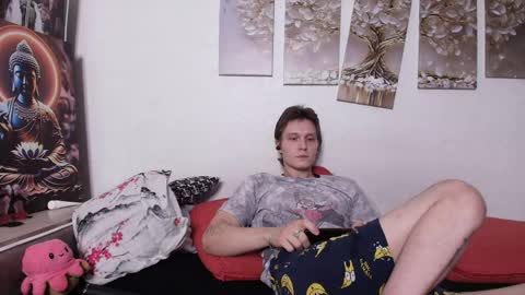 Alex WandHot online show from June 9, 11:15 pm