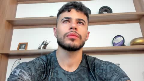 alex_wolf05 online show from March 30, 7:47 pm