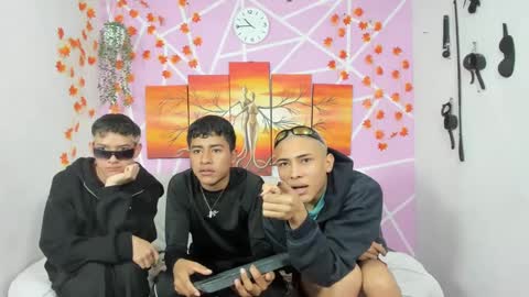 chicos hot online show from March 11, 3:45 pm