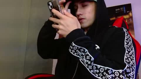 alexgiraldo__ online show from May 2, 1:17 pm