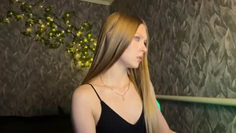 Alexia online show from June 13, 12:15 pm