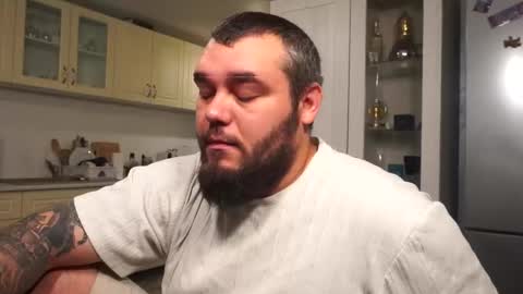 Alex online show from December 3, 1:04 am