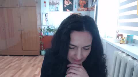 AlexisMillers online show from June 3, 2:33 pm