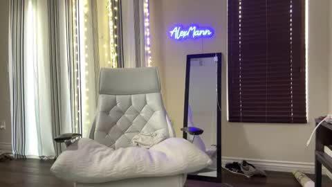 Alex Mann online show from October 2, 4:17 pm