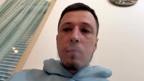 alexniculita33 online show from April 1, 7:20 am