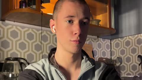 Alex online show from December 17, 12:01 am