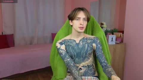 Snapshot of alexxone_ chatting on September 13, 12:40 pm Alex online show from September 13, 12:40 pm