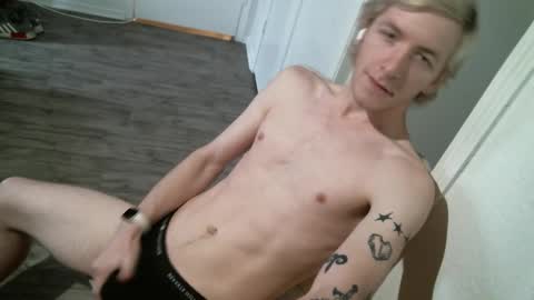 Snapshot of alexxxmic chatting on February 9, 6:05 pm Alexxxmic online show from February 9, 6:05 pm