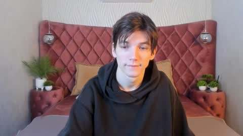 Snapshot of alfred_joness chatting on October 29, 7:21 am Alfred online show from October 29, 7:21 am