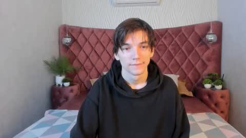 Snapshot of alfred_joness chatting on October 31, 7:20 am Alfred online show from October 31, 7:20 am