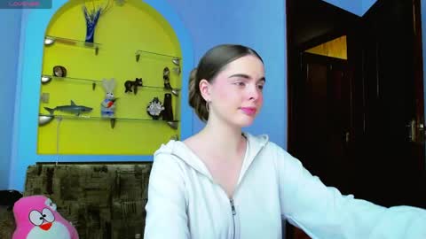 alice online show from April 25, 5:43 pm