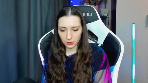 Snapshot of alice_bailey chatting on September 19, 3:27 pm Alice online show from September 19, 3:27 pm