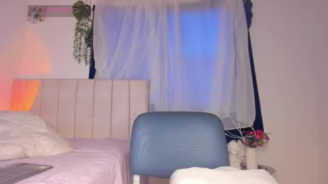 ALICE    Alice guzman online show from October 8, 9:32 pm