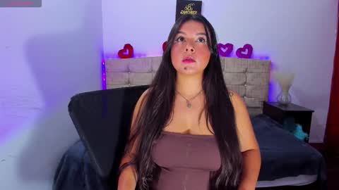 alice_summer1 online show from December 19, 10:16 pm