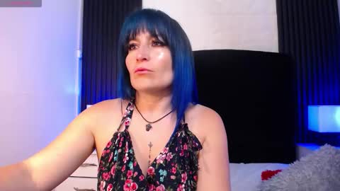 Snapshot of alice_sweetmomma chatting on October 17, 7:51 pm Alice online show from October 17, 7:51 pm