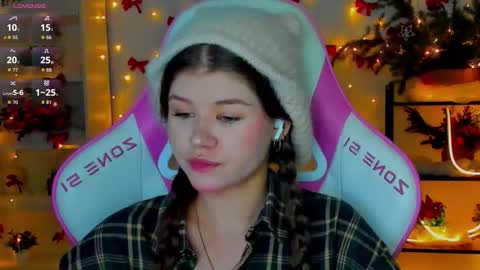 Alice online show from December 18, 12:33 pm