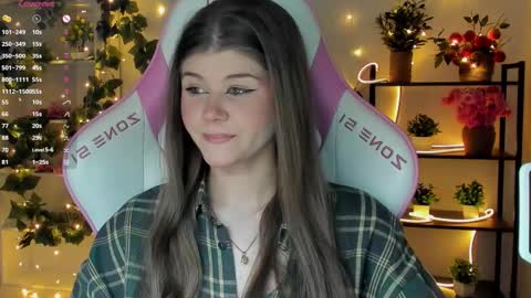 Snapshot of alice_tails chatting on September 12, 7:05 pm Alice online show from September 12, 7:05 pm