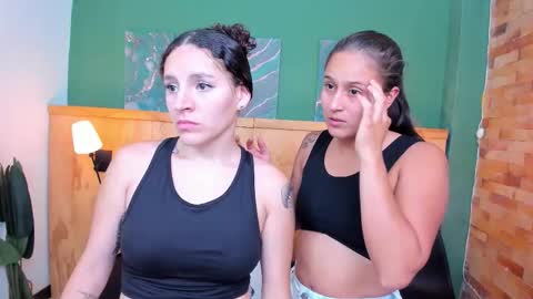 Alice and Asia online show from November 18, 7:39 pm