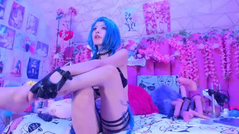     online show from April 13, 10:47 pm