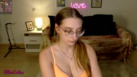 AliceCutes online show from April 7, 1:46 pm