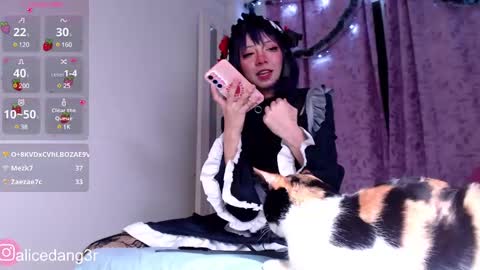 Snapshot of alicedang3r chatting on December 24, 6:11 am Alice  online show from December 24, 6:11 am