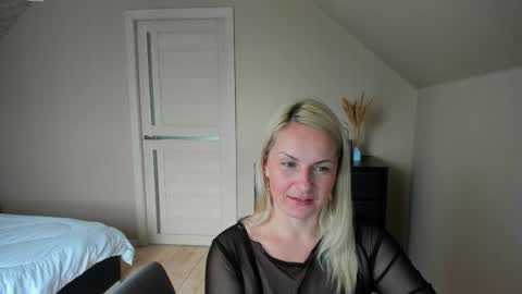 Alicee online show from October 31, 10:26 am