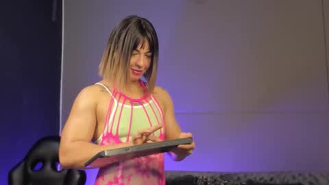 alicefit_212 online show from November 2, 12:38 pm