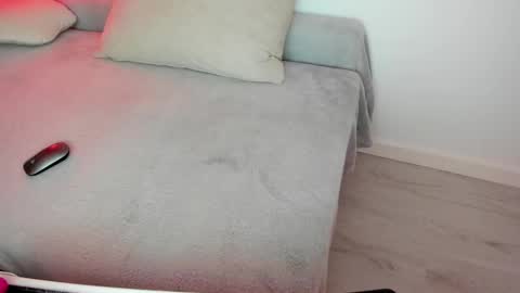 AliceLevine online show from March 5, 8:21 am