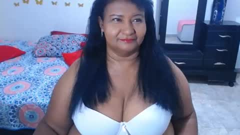 yasmin online show from November 8, 4:48 am