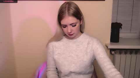 Snapshot of alicemeow_ chatting on October 23, 6:37 am Alice online show from October 23, 6:37 am
