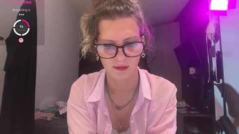 AlicePinkhead online show from January 8, 7:25 am