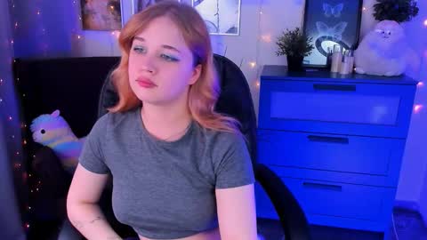 Snapshot of alicepopsy chatting on October 26, 9:25 pm Alice online show from October 26, 9:25 pm