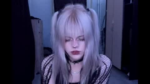 alicevelt online show from April 10, 7:18 pm