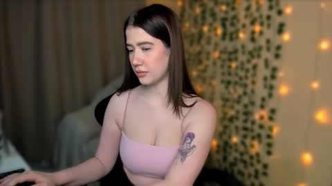 Alicia online show from October 23, 11:01 am