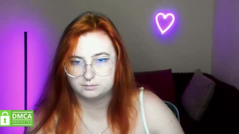 Snapshot of alicia_side_red chatting on October 2, 11:31 am Alicia online show from October 2, 11:31 am