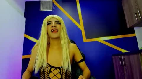 aliciaa_diamond2 online show from March 27, 9:16 pm