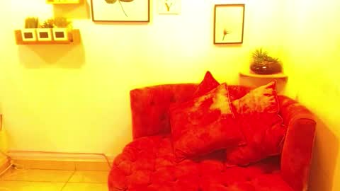 aliciacute    online show from February 7, 7:17 pm