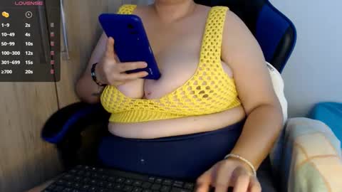 Snapshot of aliciaking_ chatting on October 5, 8:38 pm of online show from October 5, 8:38 pm