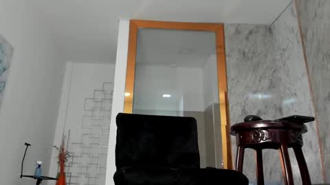 Snapshot of aliciamoorex chatting on February 28, 3:59 am Alicia  online show from February 28, 3:59 am