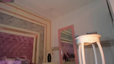 Snapshot of aliciamoorex chatting on September 18, 5:22 am Alicia  online show from September 18, 5:22 am